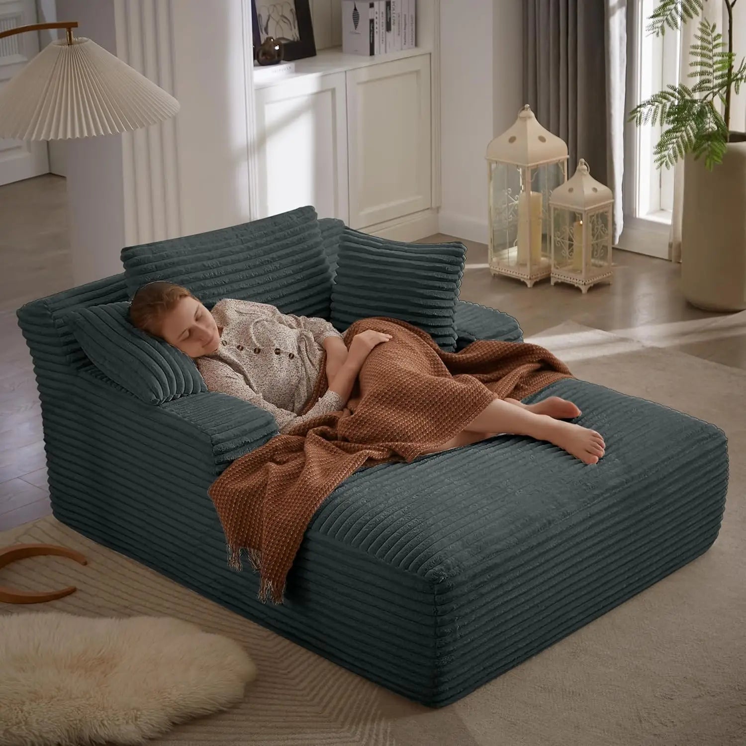 Hemingway Oversized Chair + FREE PILLOWS